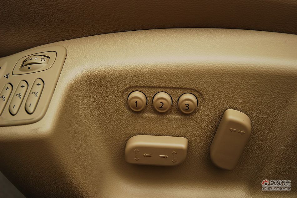 雷诺纬度内饰功能实拍