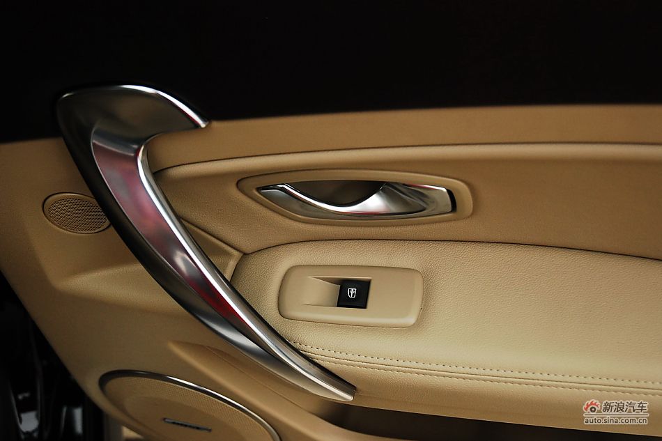 雷诺纬度内饰功能实拍