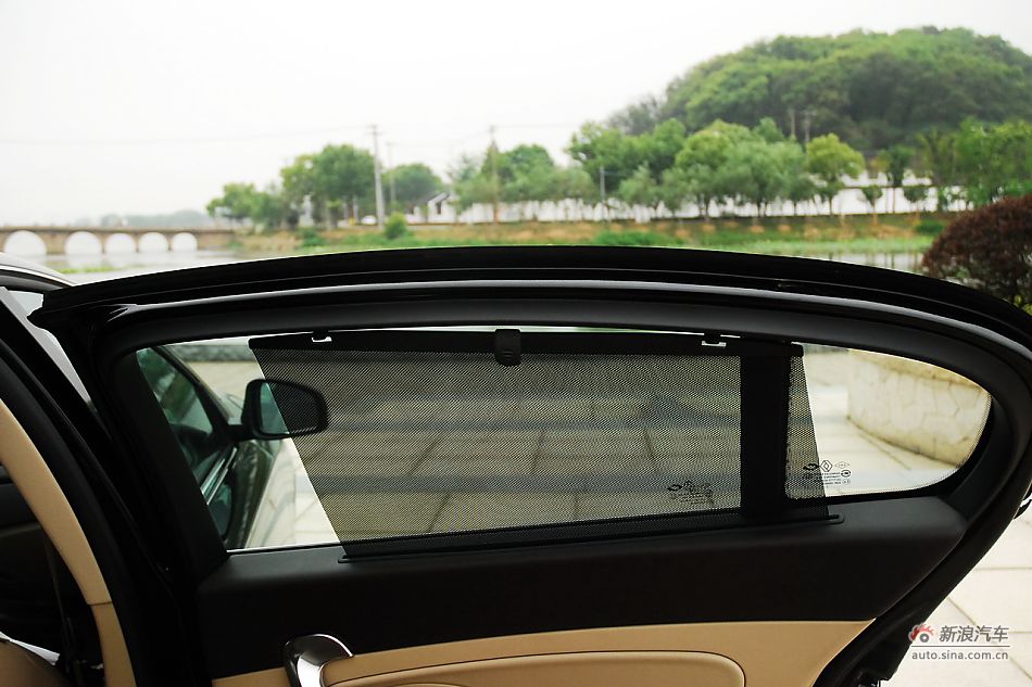 雷诺纬度内饰功能实拍