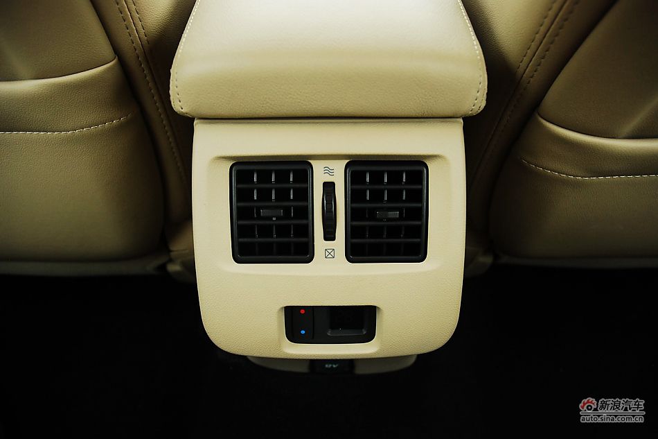 雷诺纬度内饰功能实拍