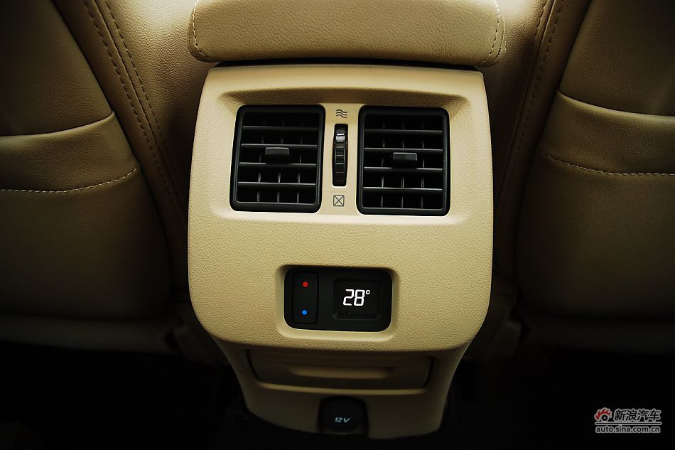 雷诺纬度内饰功能实拍