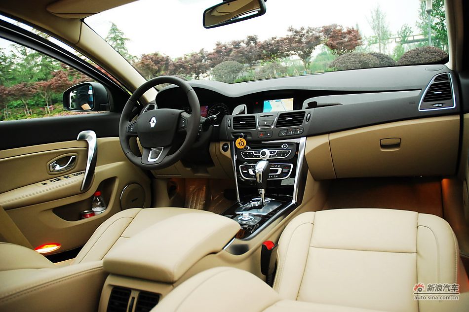 雷诺纬度内饰功能实拍