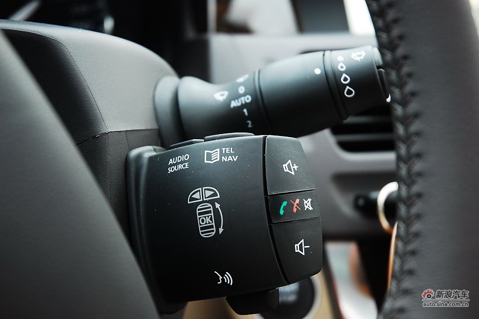 雷诺纬度内饰功能实拍