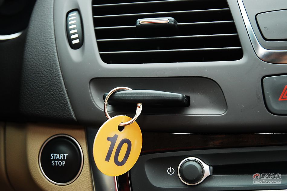 雷诺纬度内饰功能实拍