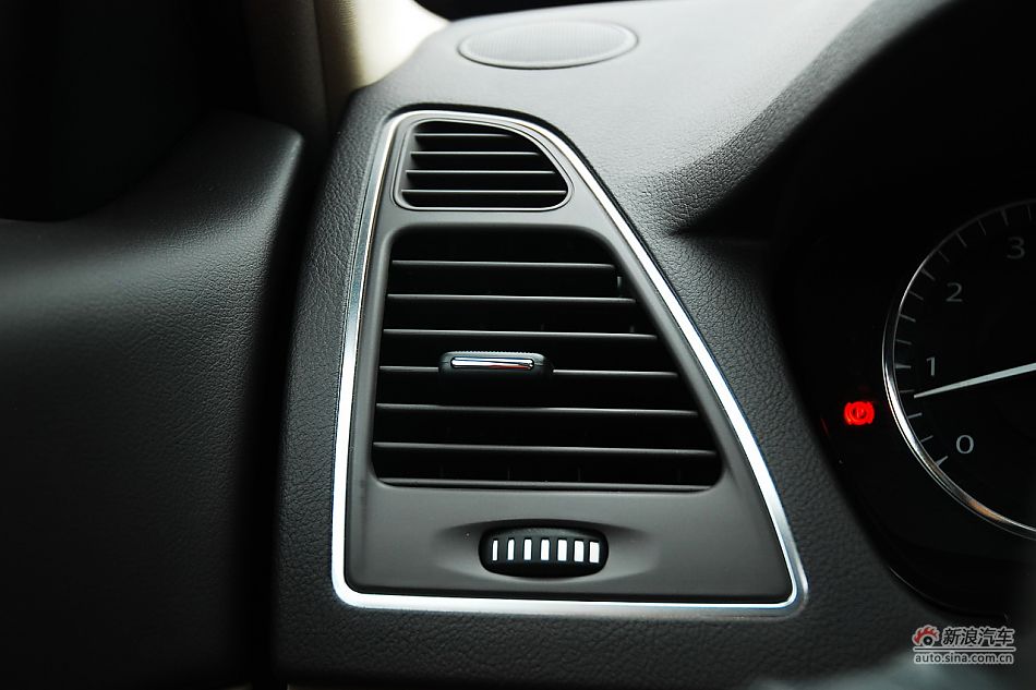 雷诺纬度内饰功能实拍