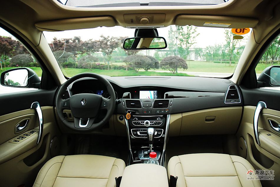 雷诺纬度内饰功能实拍