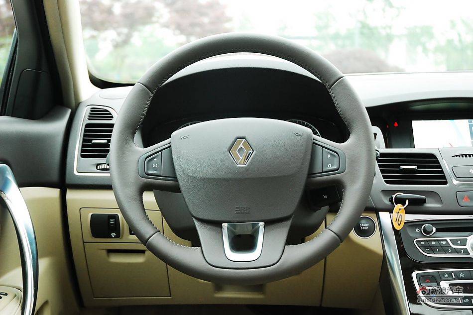 雷诺纬度内饰功能实拍