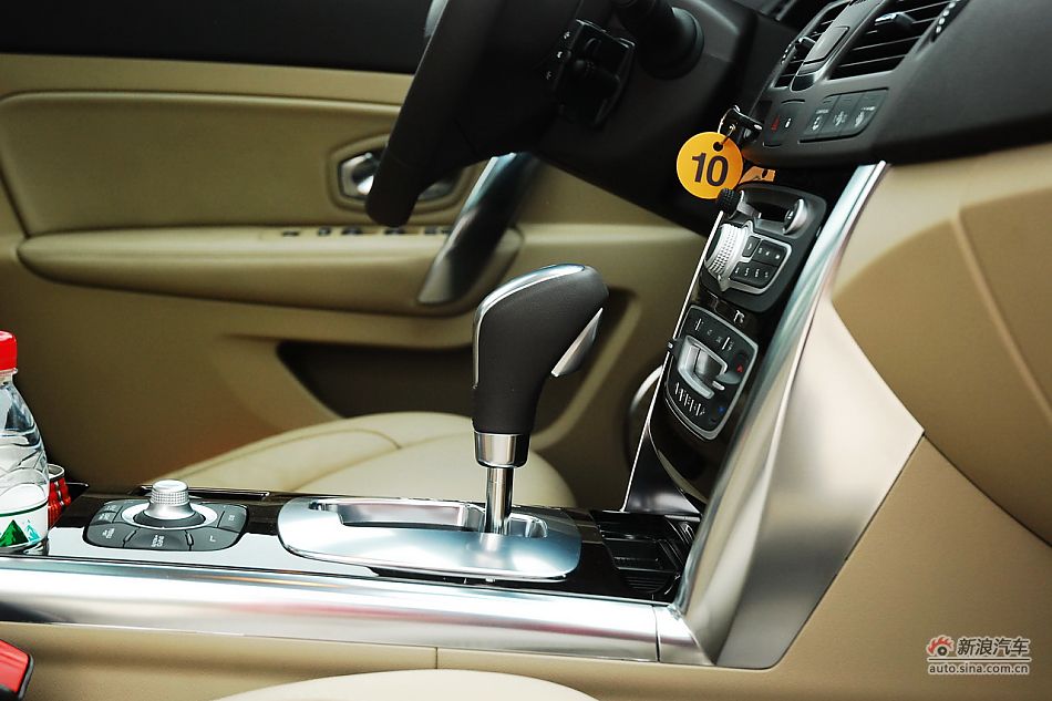 雷诺纬度内饰功能实拍