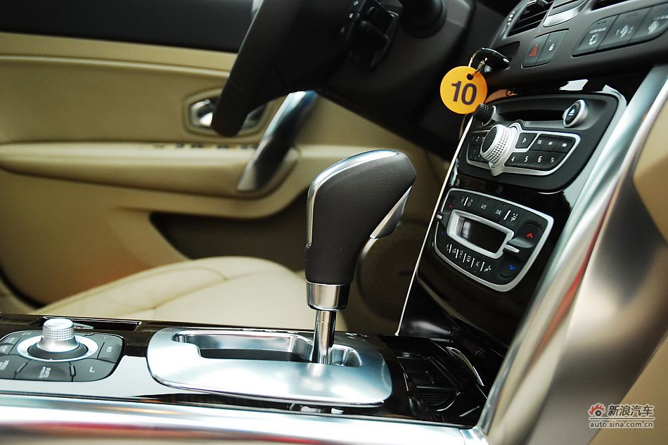 雷诺纬度内饰功能实拍