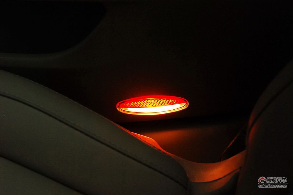 雷诺纬度内饰功能实拍