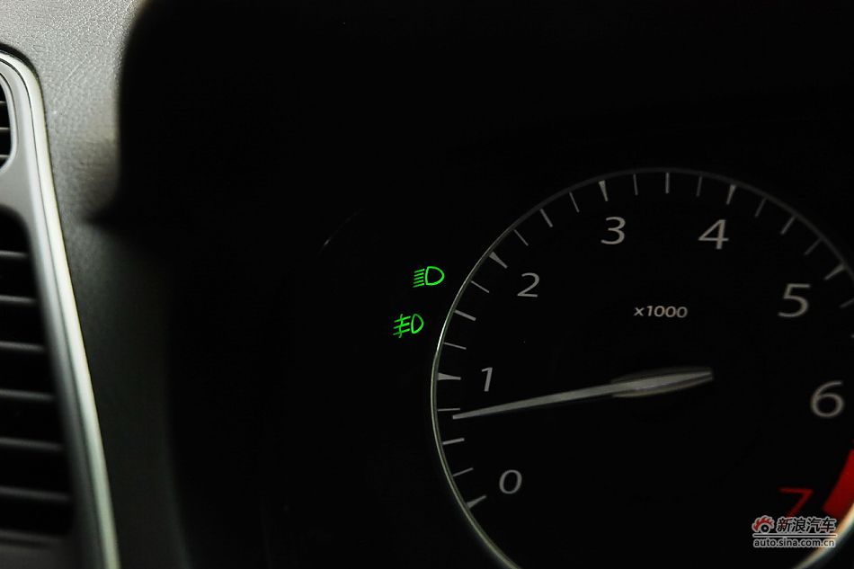 雷诺纬度内饰功能实拍