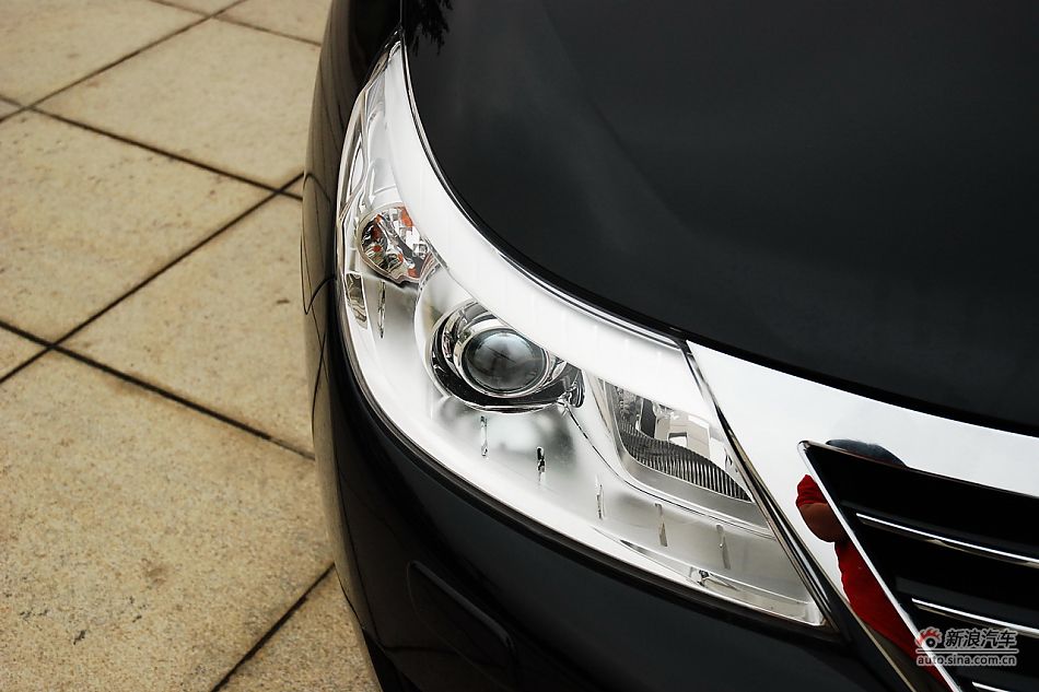 雷诺纬度外观实拍