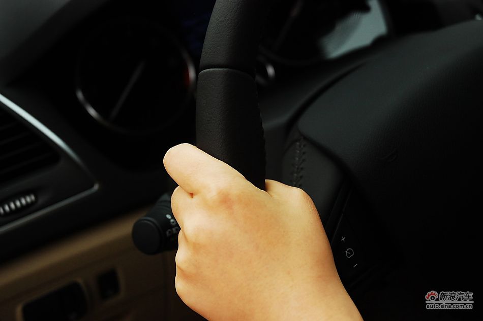 雷诺纬度内饰功能实拍