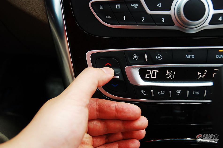 雷诺纬度内饰功能实拍