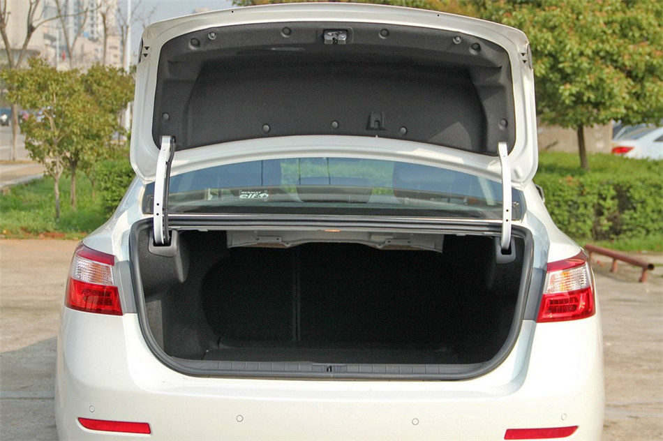 纬度 2013款 2.0L CVT 时尚版 空间