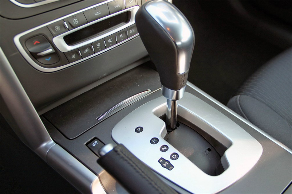 纬度 2013款 2.0L CVT 时尚版 内饰