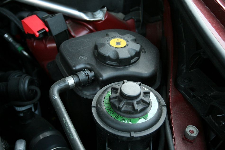 宝马X6 xDrive 35i引擎细节