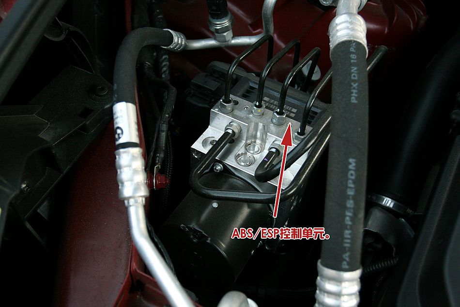 宝马X6 xDrive 35i引擎细节