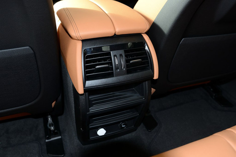 2015款 xDrive35i 豪华型 空间