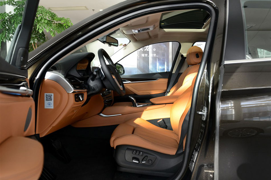 2015款 xDrive35i 豪华型 空间