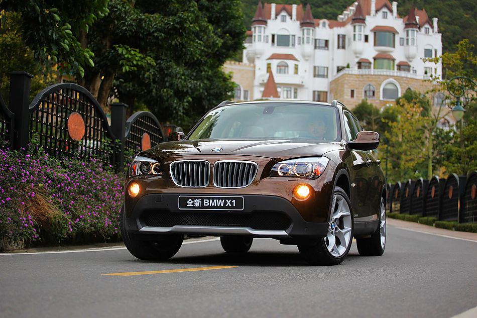 宝马X1 xDrive28i外观图片
