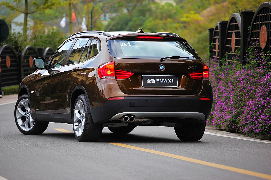 宝马X1 xDrive28i外观图片