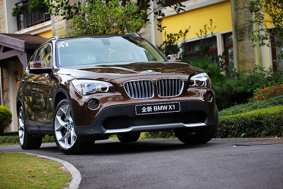宝马X1 xDrive28i外观图片