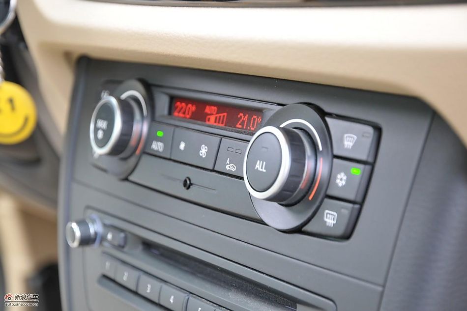 宝马X1 xDrive28i内饰实拍