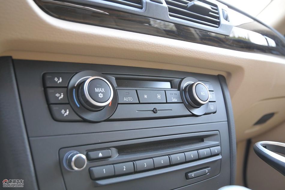 宝马X1 xDrive28i内饰实拍