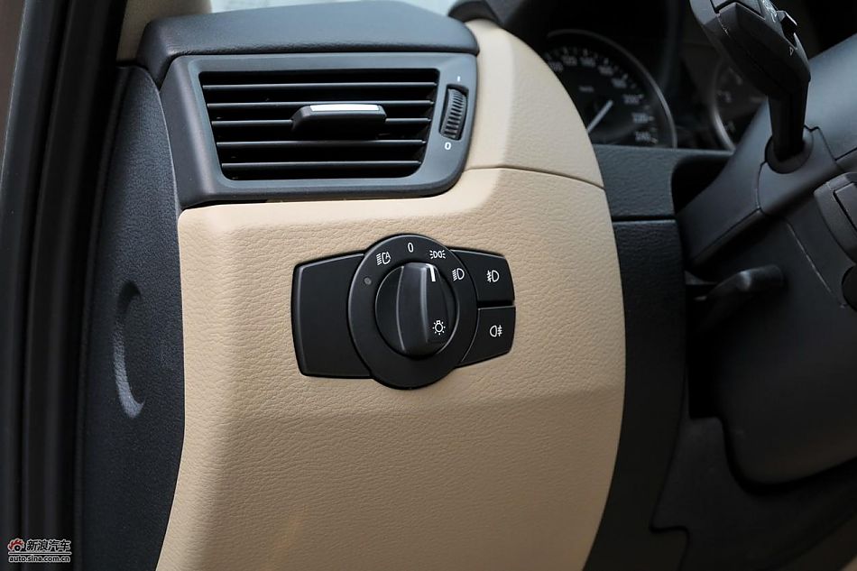 宝马X1 xDrive28i内饰实拍