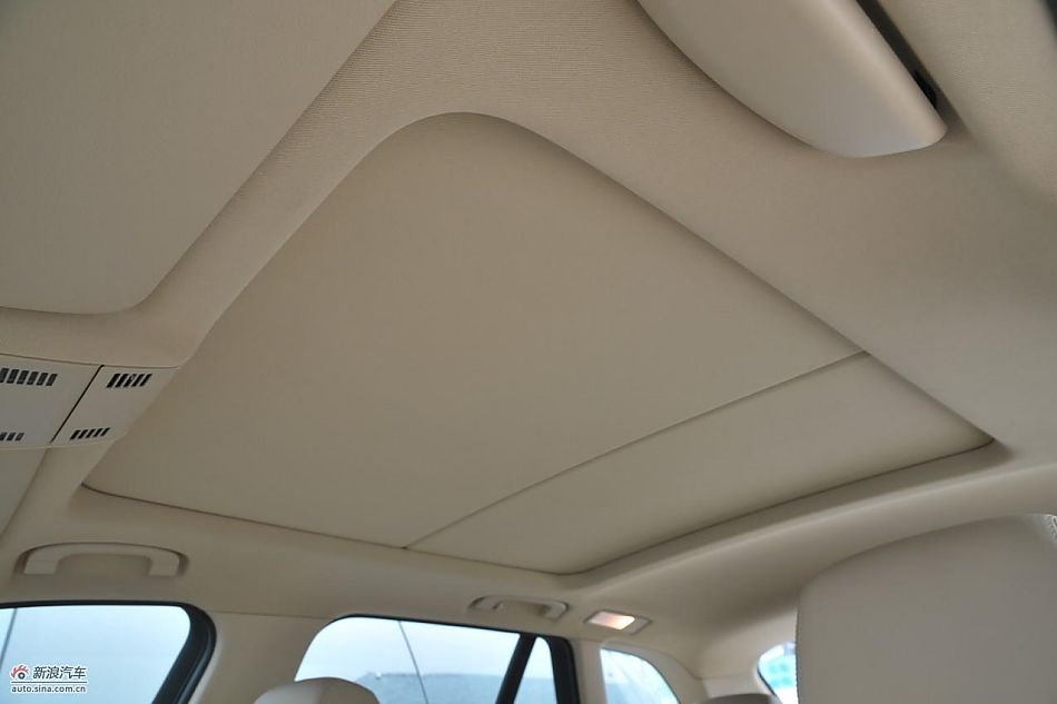 宝马X1 xDrive28i内饰实拍