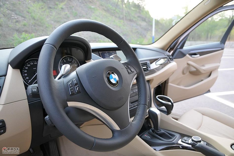 宝马X1 xDrive28i内饰实拍