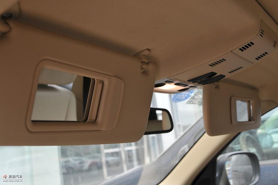 宝马X1 xDrive28i内饰实拍