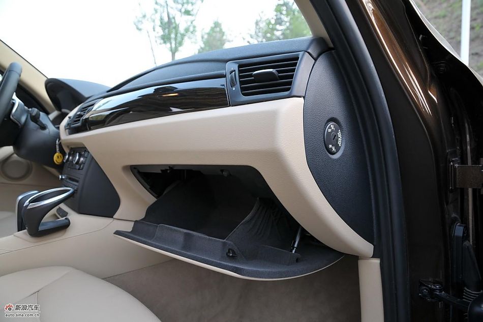 宝马X1 xDrive28i内饰实拍
