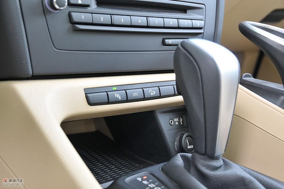 宝马X1 xDrive28i内饰实拍