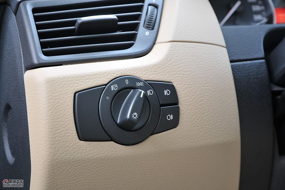 宝马X1 xDrive28i内饰实拍