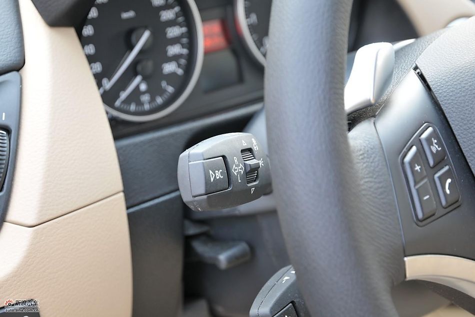 宝马X1 xDrive28i内饰实拍