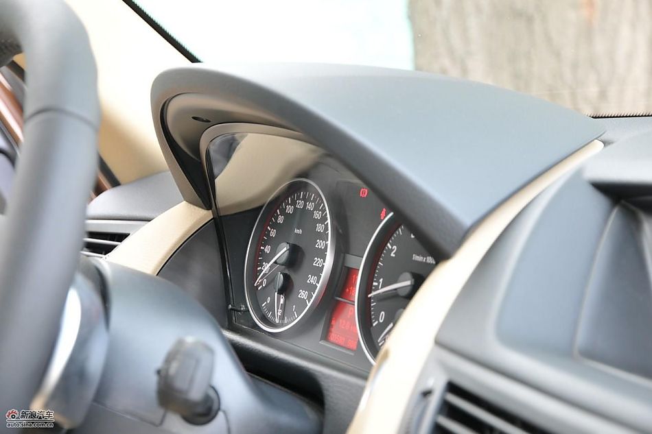 宝马X1 xDrive28i内饰实拍