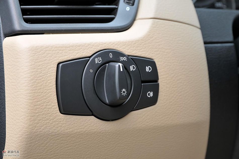 宝马X1 xDrive28i内饰实拍