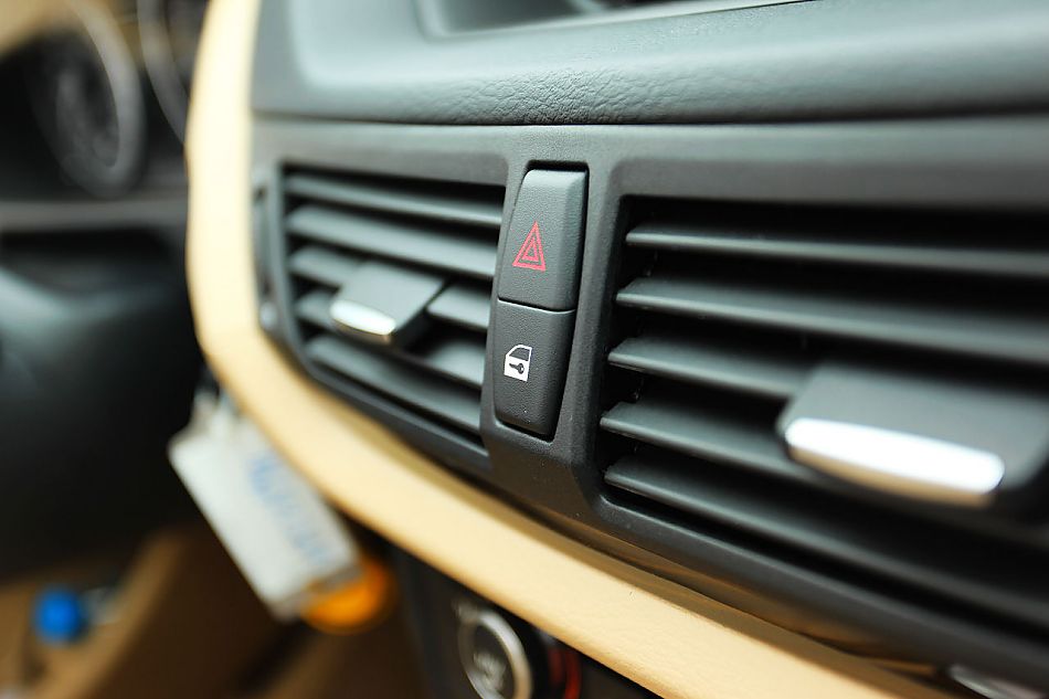 宝马X1 xDrive28i内饰图片