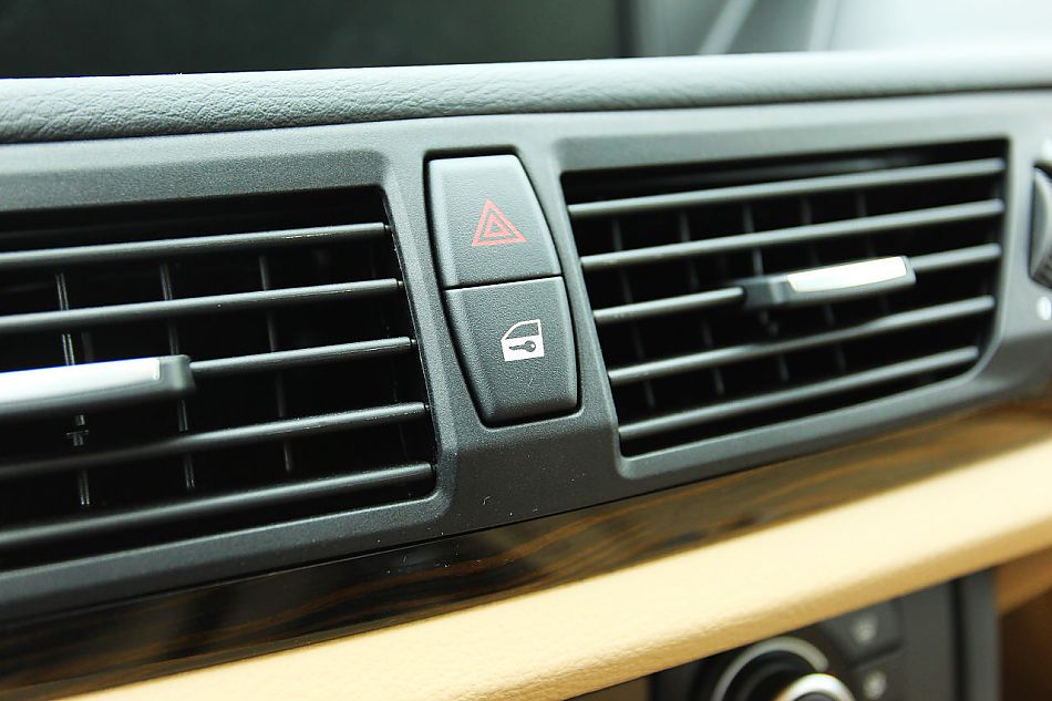 宝马X1 xDrive28i内饰图片