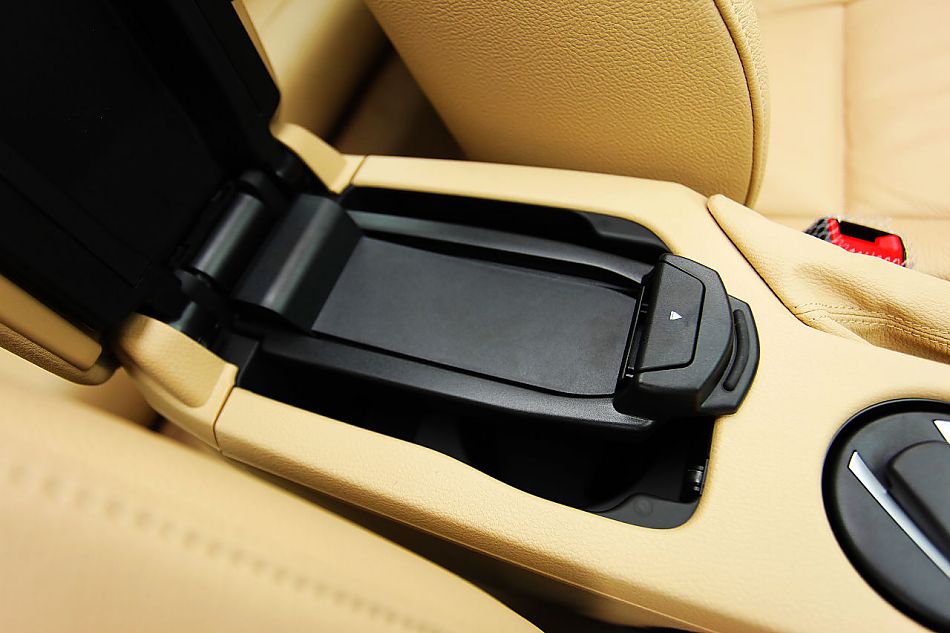 宝马X1 xDrive28i内饰图片