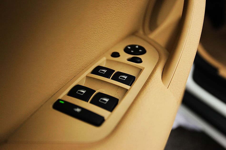 宝马X1 xDrive28i内饰图片