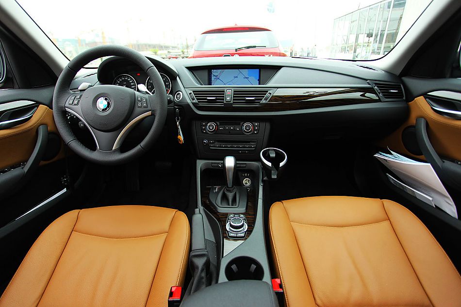 宝马X1 xDrive28i内饰图片