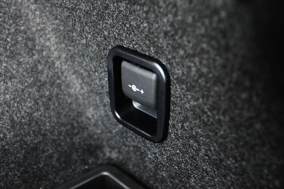 宝马X1 xDrive28i内饰图片