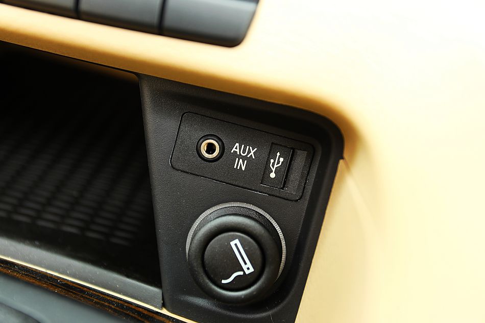 BMW X1 xDrive28i内饰图片