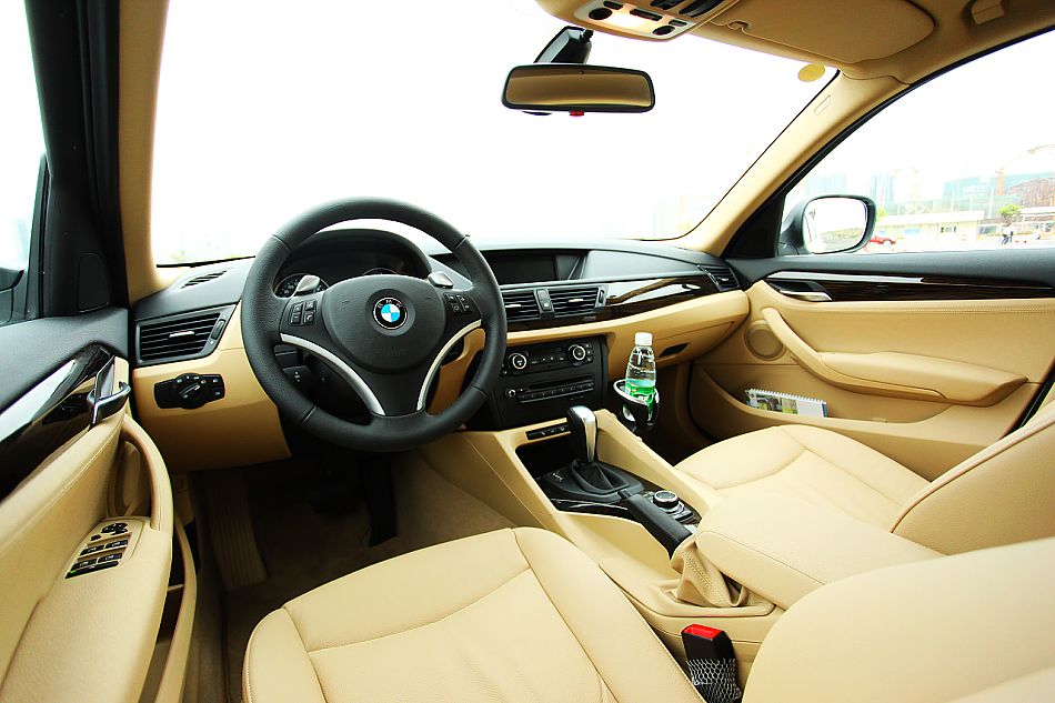 BMW X1 xDrive28i内饰图片