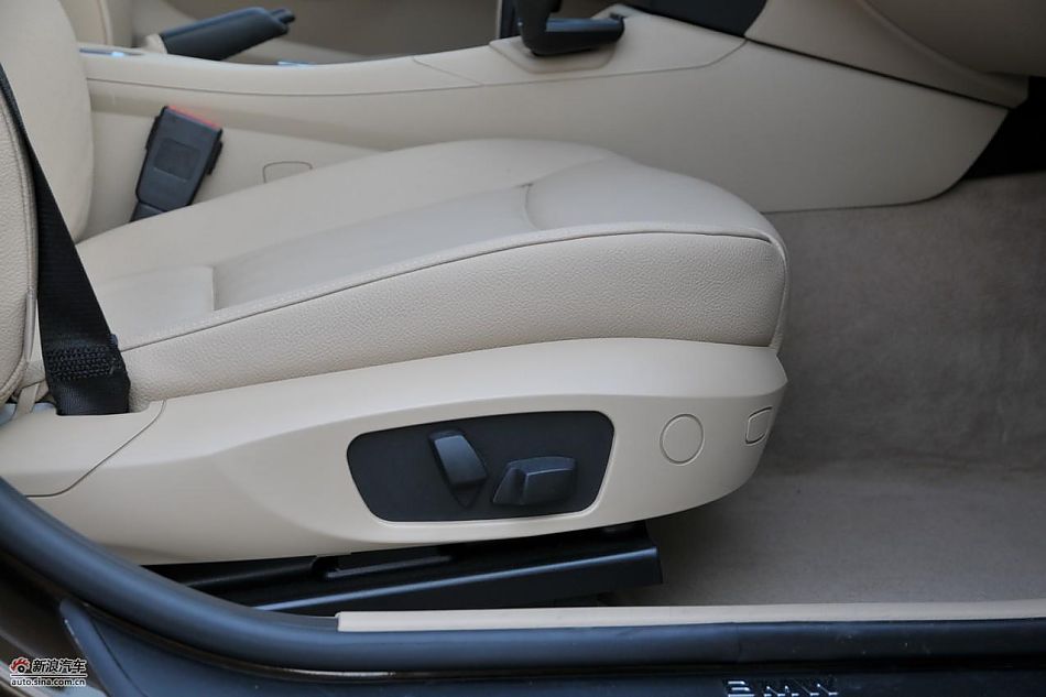 宝马X1 xDrive28i内饰实拍