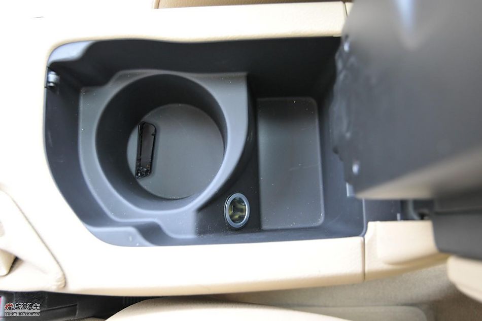 宝马X1 xDrive28i内饰实拍