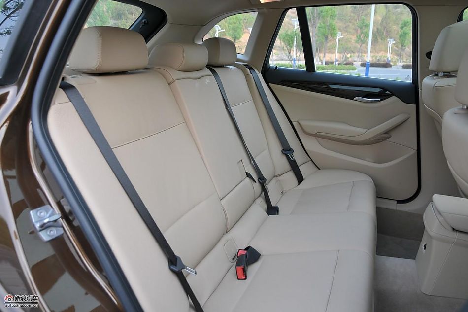 宝马X1 xDrive28i内饰实拍